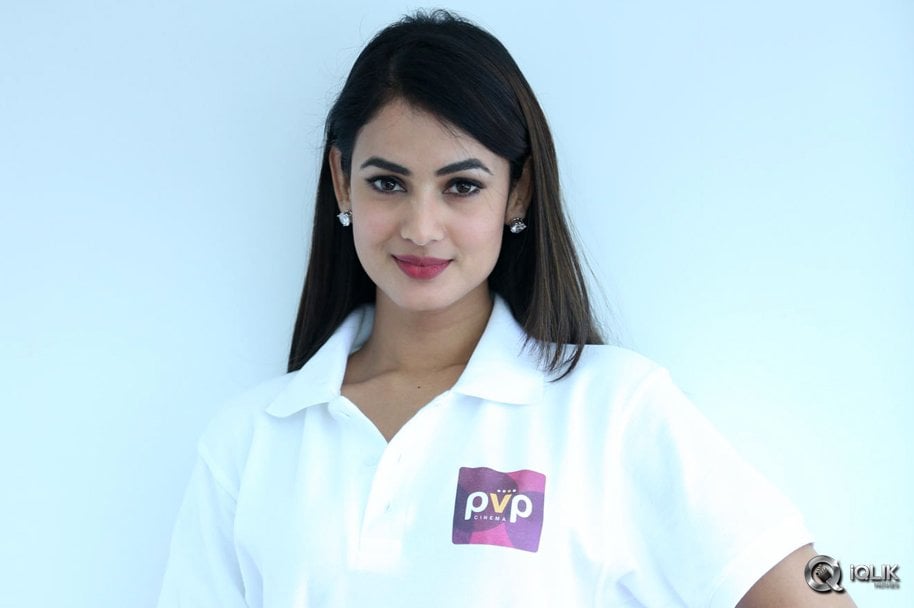 Sonal-Chauhan-Interview-About-Size-Zero